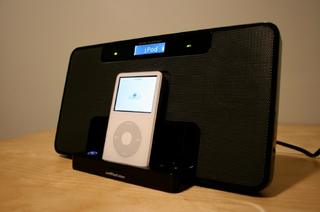 Illustration for article titled Altec Lansing IM600 vs. Griffin Amplifi